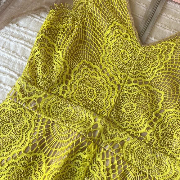 FOR LOVE & LEMONS - Yellow Lace Mini Dress - Very good condition - XS - S - Picture 5 of 6
